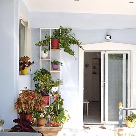 Sala Apartment'S Sarandë エクステリア 写真