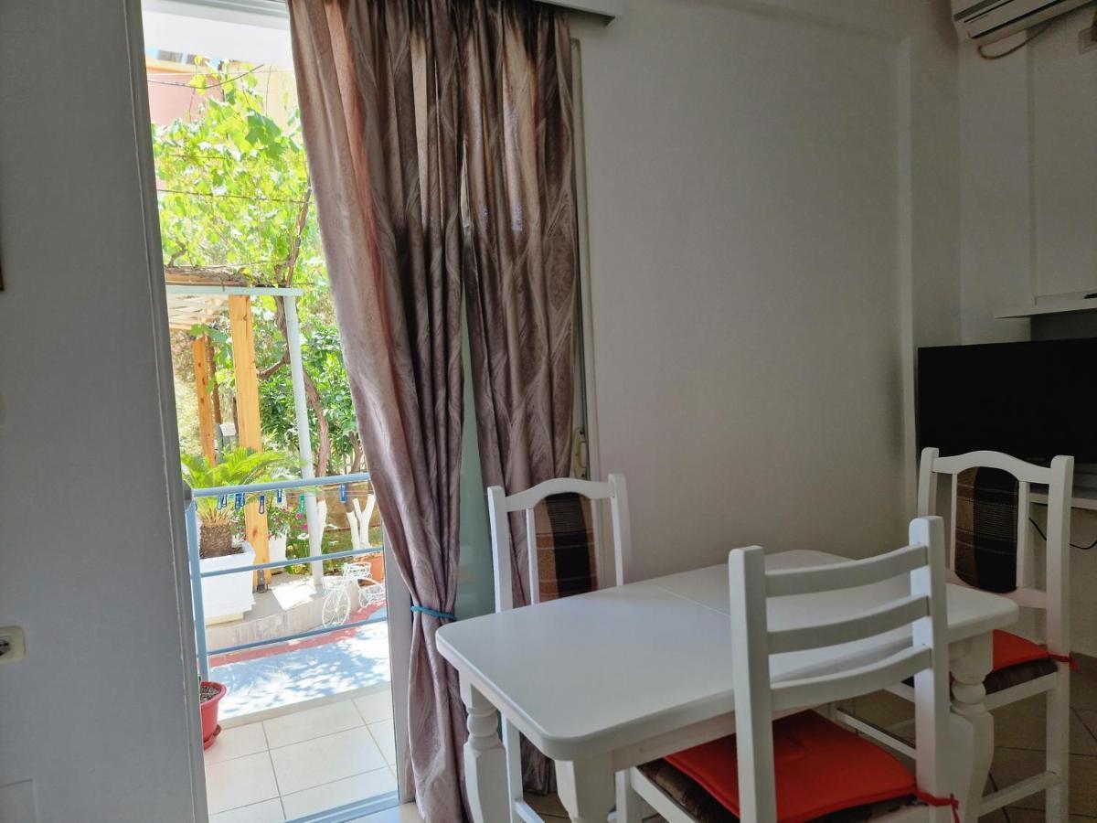 Sala Apartment'S Sarandë エクステリア 写真