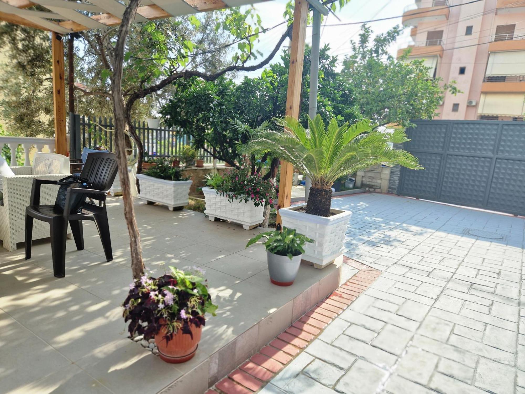 Sala Apartment'S Sarandë エクステリア 写真