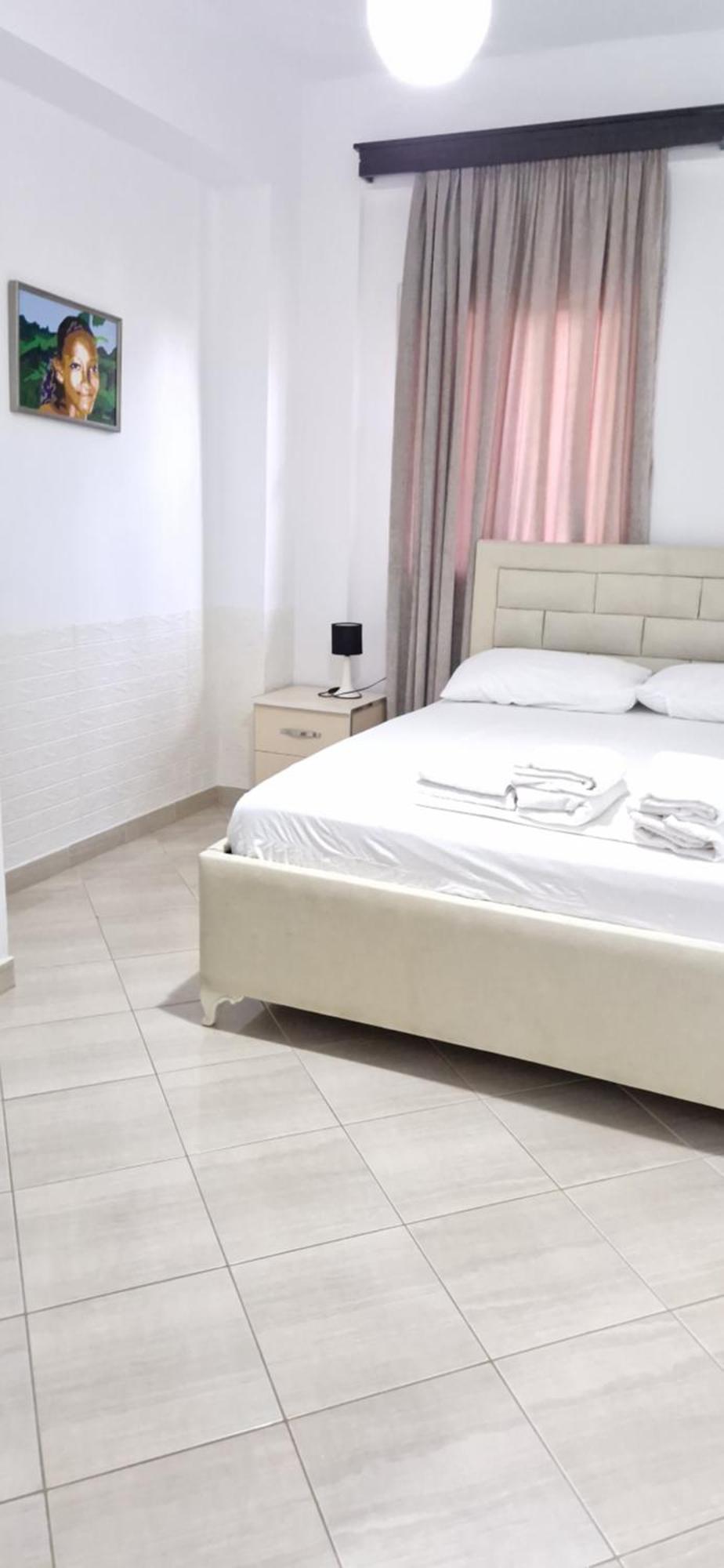 Sala Apartment'S Sarandë エクステリア 写真