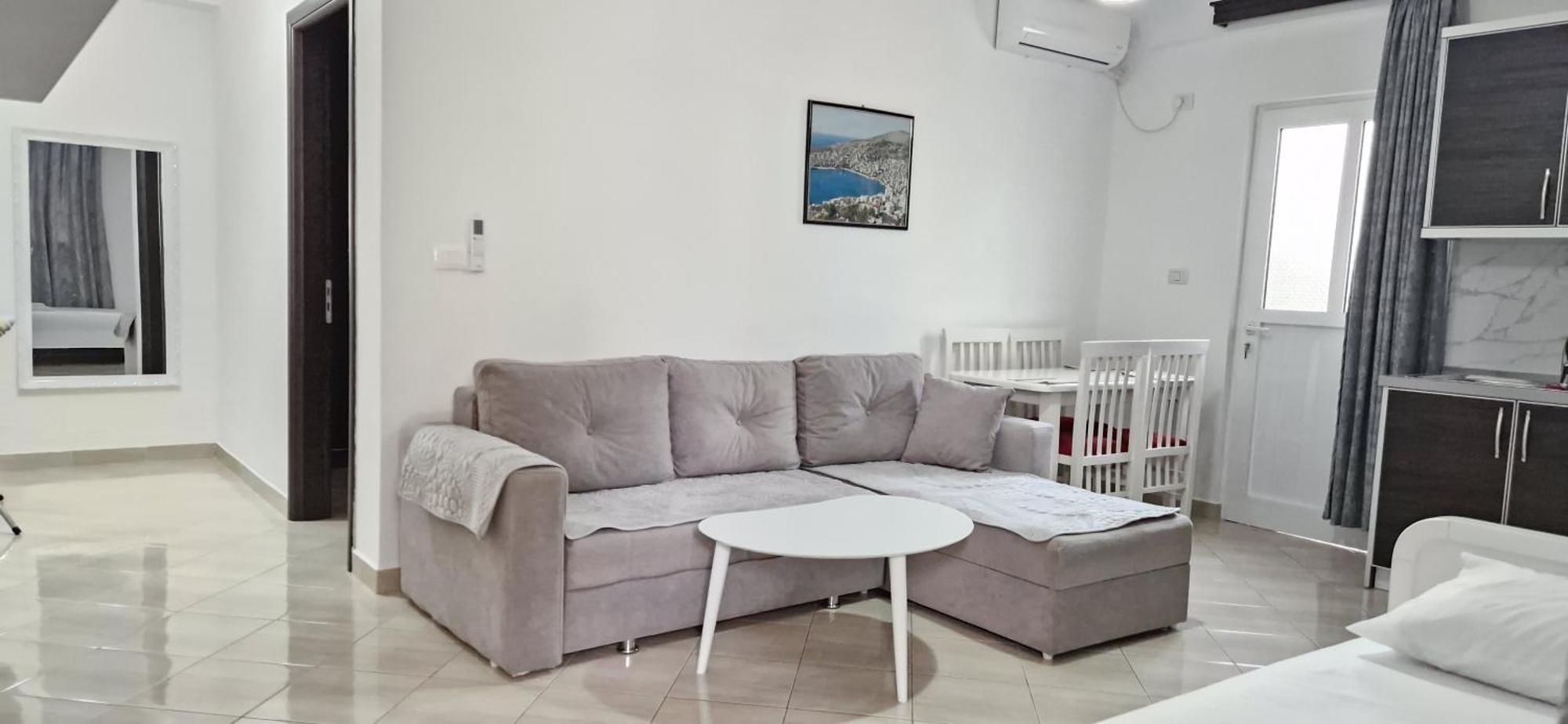 Sala Apartment'S Sarandë エクステリア 写真